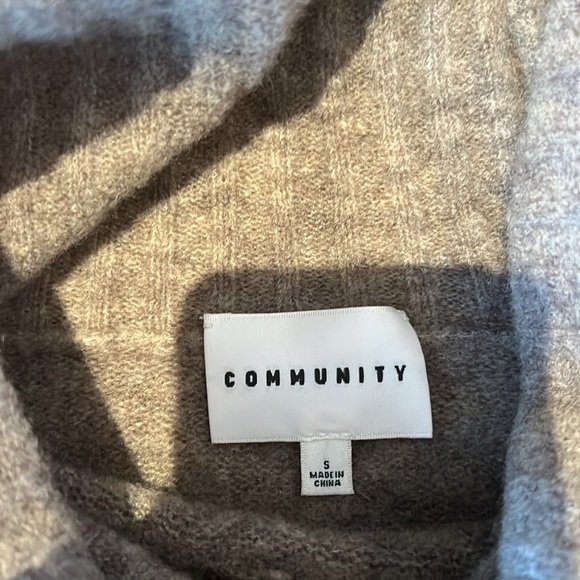 Community wool turtleneck sweater - Picture 2 of 4